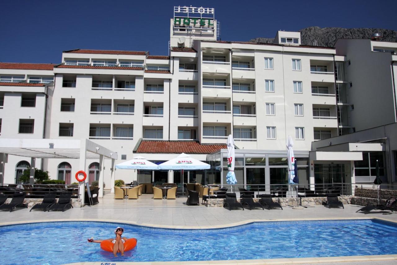 Hotel Quercus Дрвеник Экстерьер фото