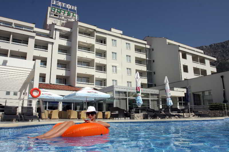 Hotel Quercus Дрвеник Экстерьер фото