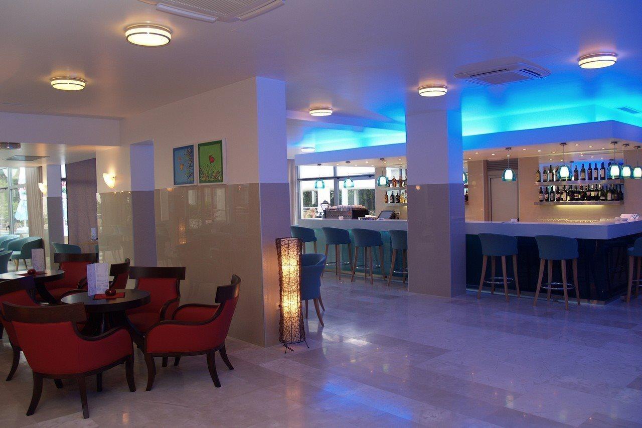 Hotel Quercus Дрвеник Экстерьер фото