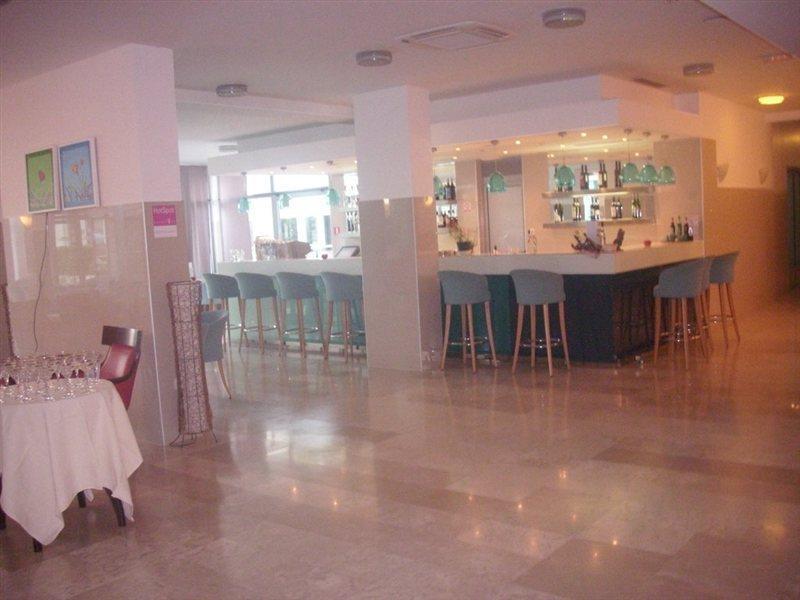 Hotel Quercus Дрвеник Экстерьер фото