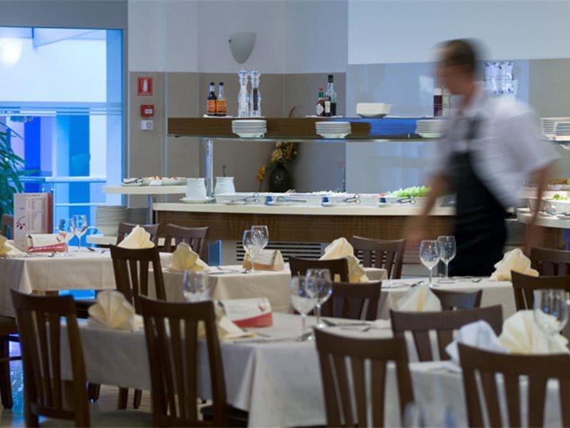 Hotel Quercus Дрвеник Экстерьер фото